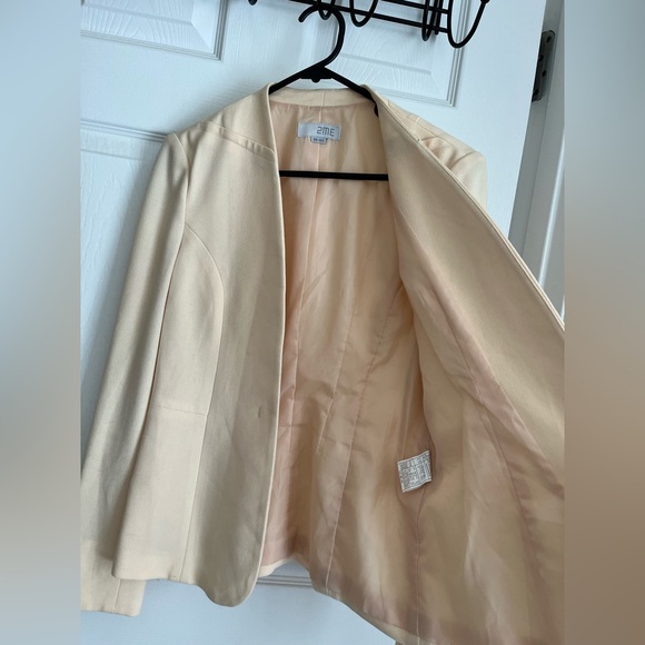 Light yellow jacket - Picture 3 of 6